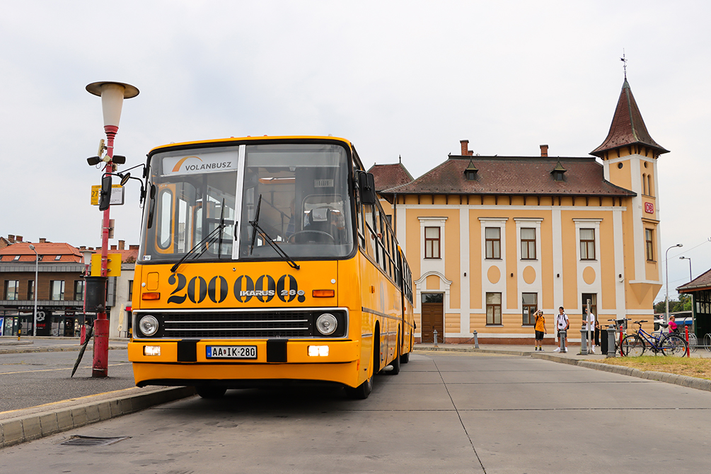 IK280 a győri autóbusz-állomáson